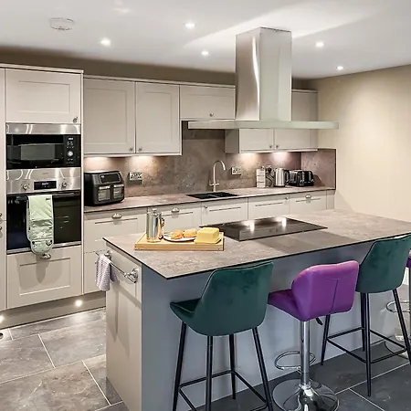 Luthien Barn - Uk50881