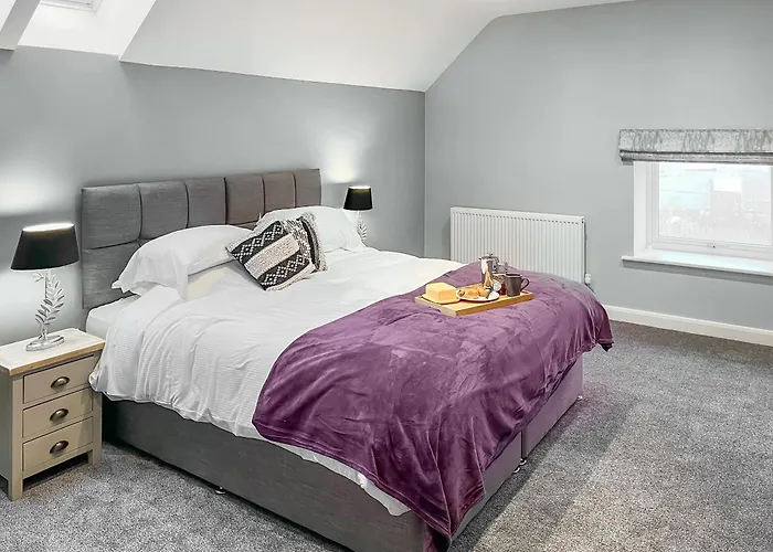 Luthien Barn - Uk50881 Carlton Miniott